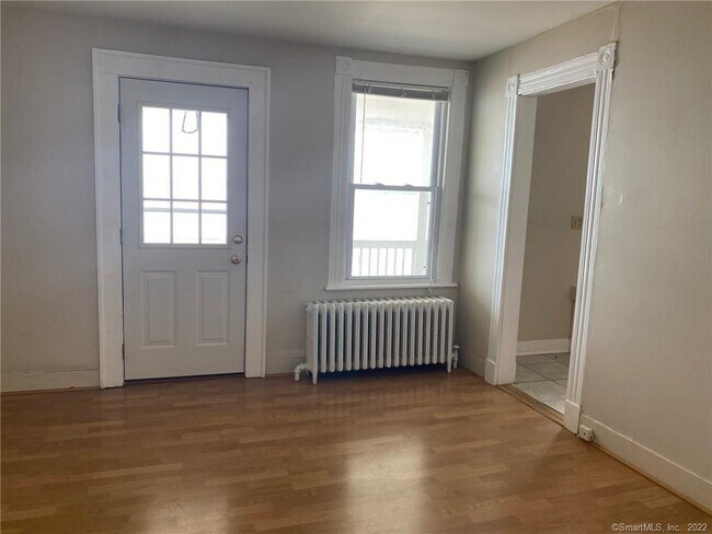 Building Photo - 112 Townsend Ave