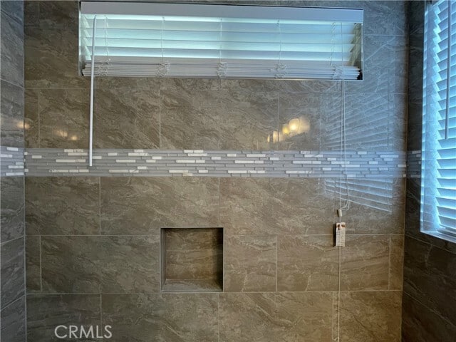 Building Photo - 16615 Windcrest Dr