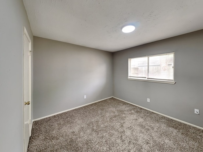 Building Photo - 24030 Griffin House Ln