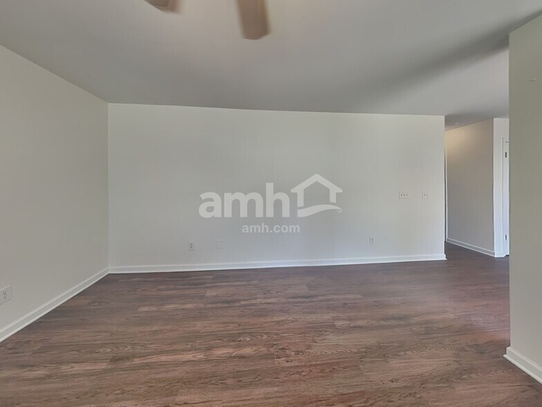 Building Photo - 1001 Finley Ct