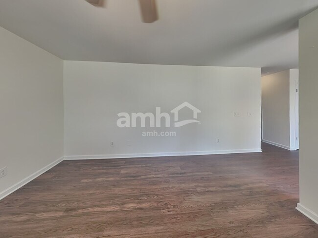 Building Photo - 1001 Finley Ct