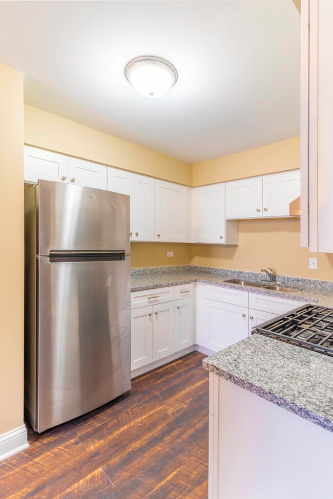 Building Photo - 5700 S Archer Ave