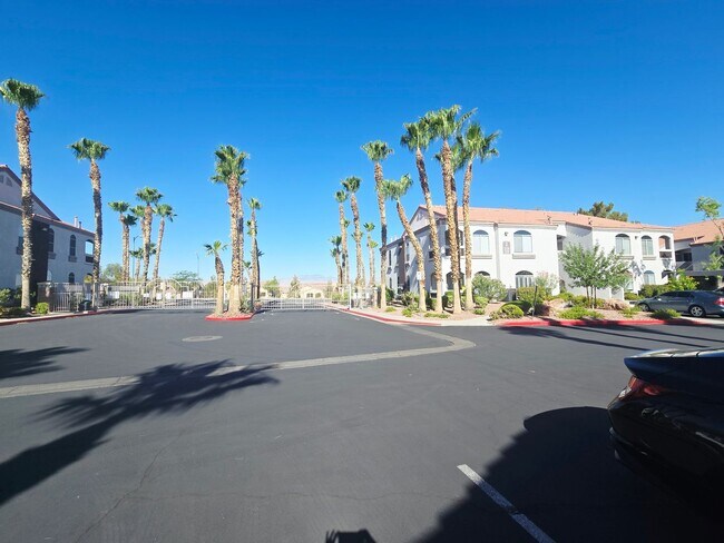 Building Photo - CHARMING 2BD/2BA CONDO IN HENDERSON! W/ COMMUNITY POOL