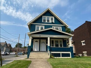 Building Photo - 314-316 E 19th Ave