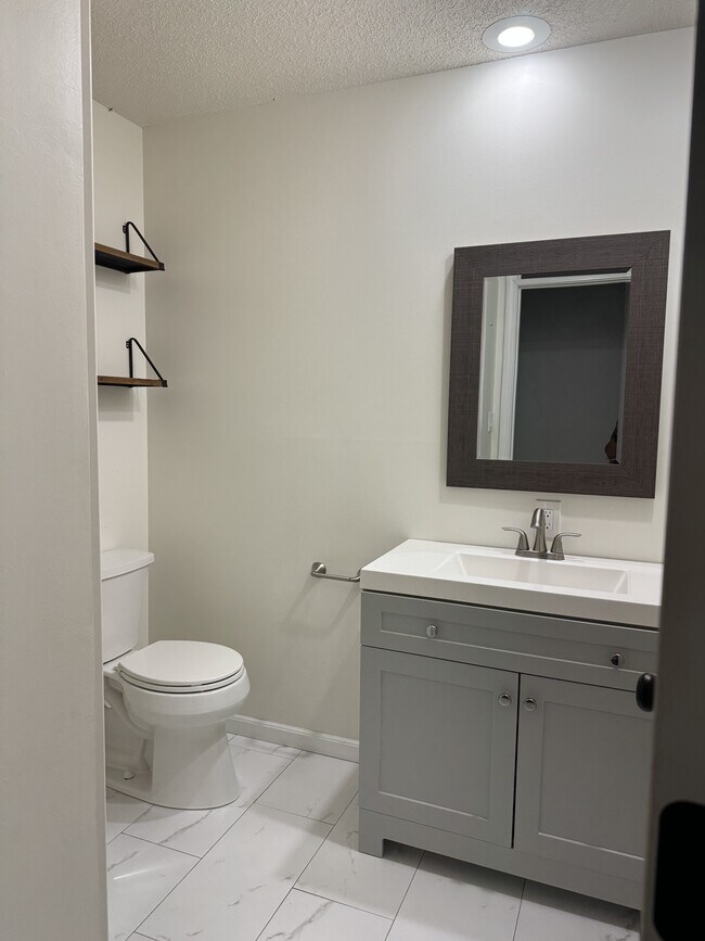 Building Photo - 310 Paoli Trce