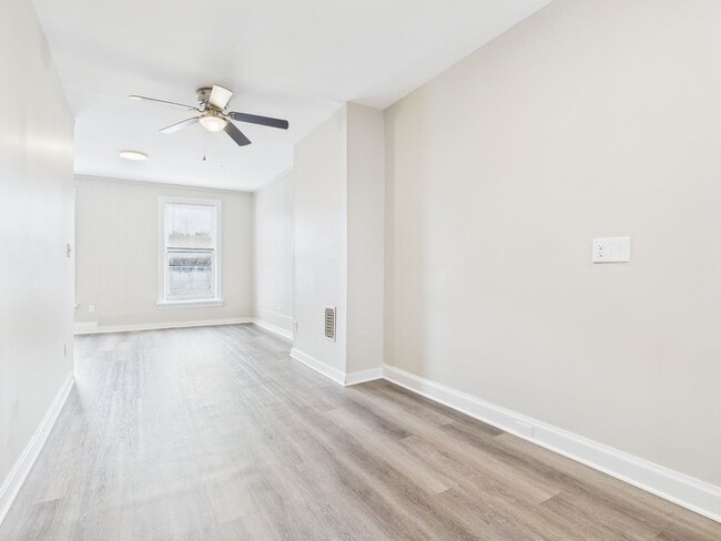 Building Photo - Spacious 4 Bedroom Single Family on Susquehanna St with Off Street Parking