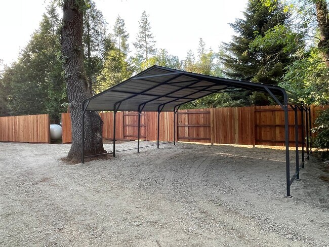 Building Photo - LAKE COMBIE ACCESS. Brand New 3-Bedroom Ho...
