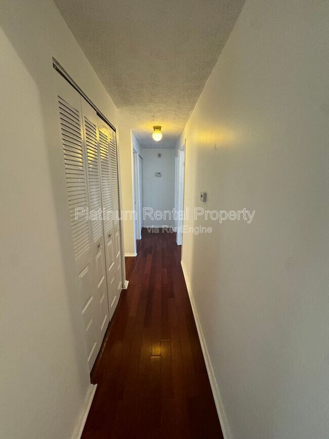 Building Photo - 1295 Taylor Oaks Dr