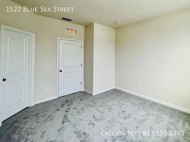 Building Photo - 1522 Blue Sea St