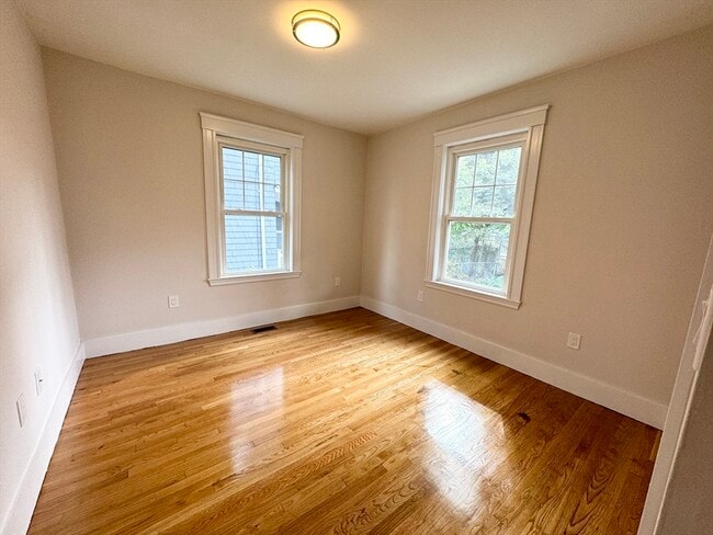 Building Photo - 72 Belden St