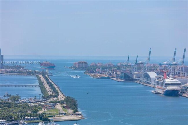 Building Photo - 1600 NE 1st Ave