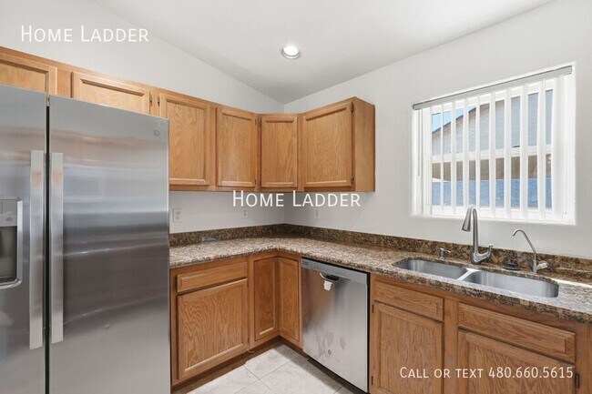 Building Photo - 10452 W Arivaca Dr