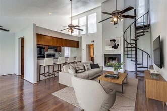 Building Photo - 6718 Eastridge Dr