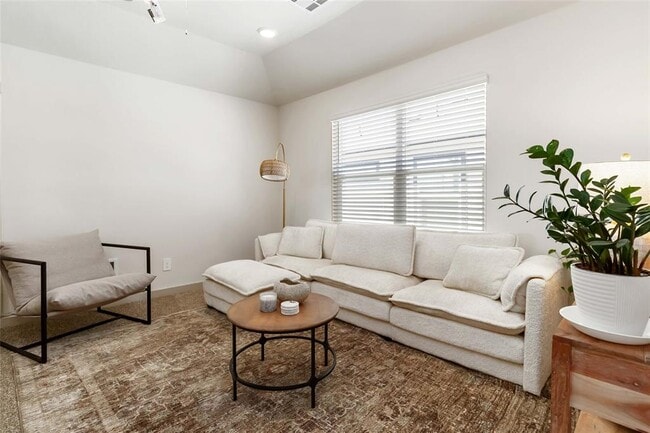 Building Photo - 105 New Hvn St