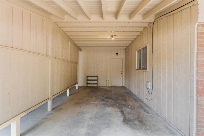 Building Photo - 2205 Lanier Dr