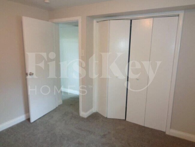 Building Photo - 451 E Mulberry Ct
