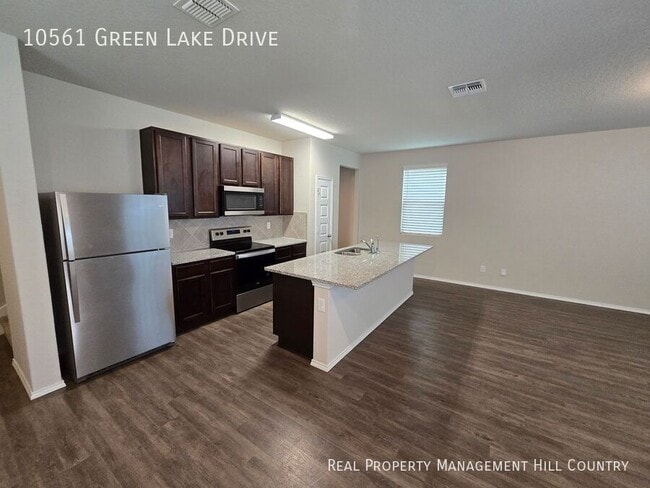Building Photo - 10561 Grn Lk Dr
