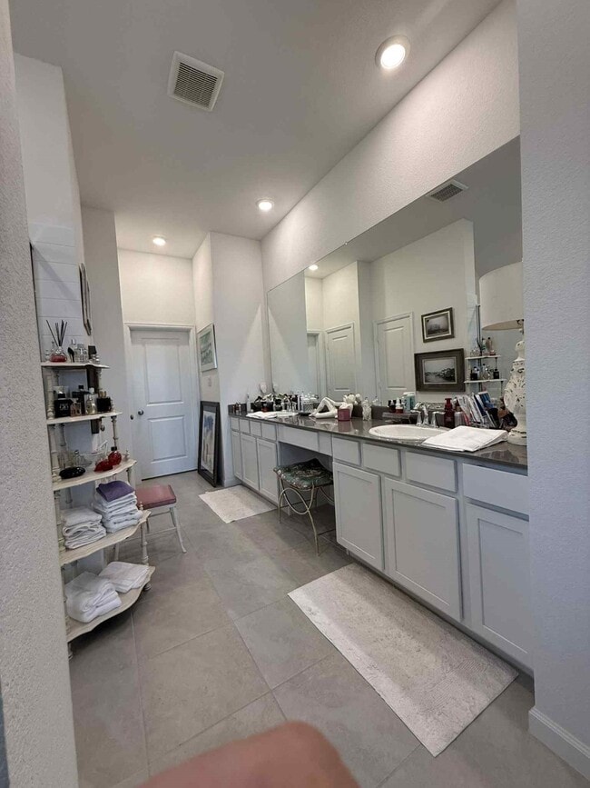 Building Photo - 2913 Lago Costa Dr