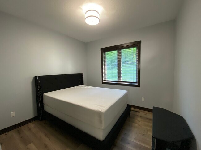Building Photo - 2068 Edgewood Ct SW