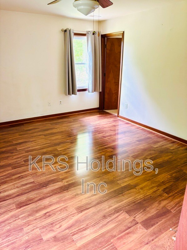 Building Photo - 81 Rural Retreat Ln