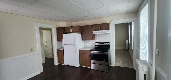 Building Photo - 2583 Main St