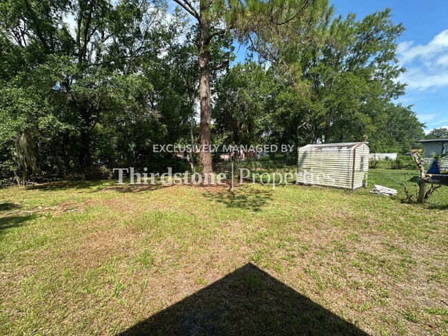 Building Photo - 5638 Vernon Rd