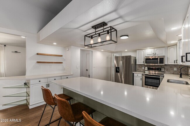 Building Photo - 641 N Dawn Cir