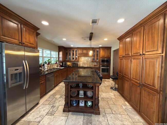 Building Photo - Spacious Fully Furnished Family Home with Heated Pool, Spa & Workshop in Arrowhead