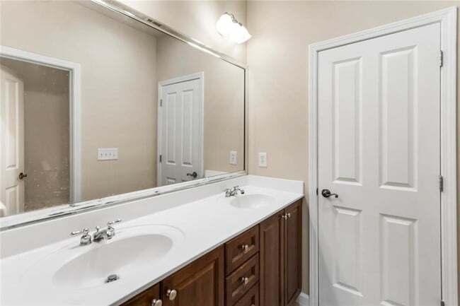 Building Photo - 2663 Rivers Edge Dr NE