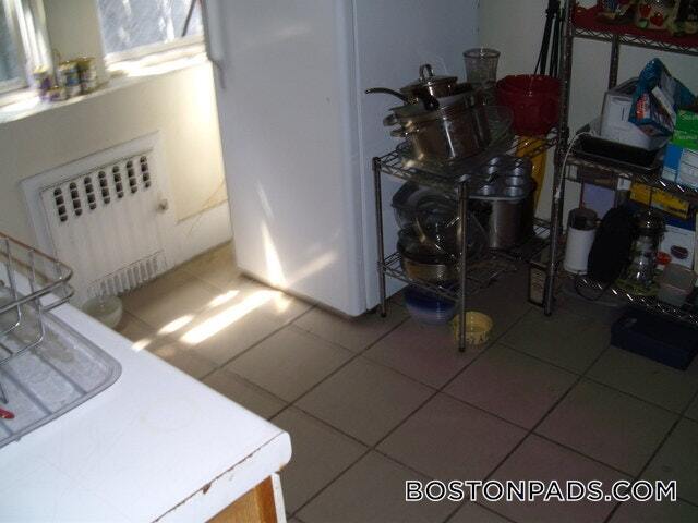 Building Photo - 103 Gordon St