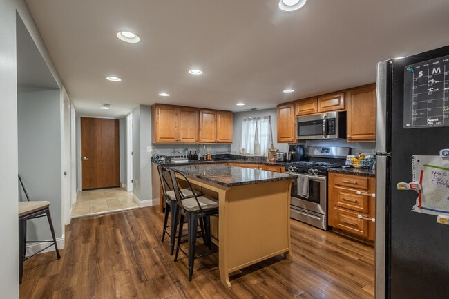 Building Photo - 4038 N Lavergne Ave