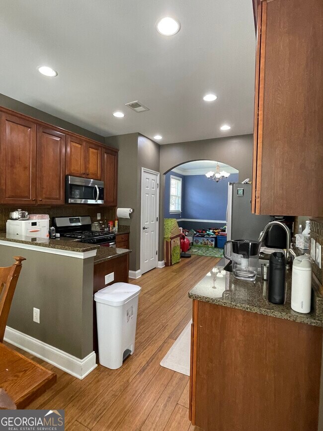 Building Photo - 1526 Lechemin Dr