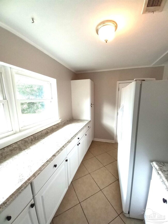 Building Photo - 9 Besma Dr