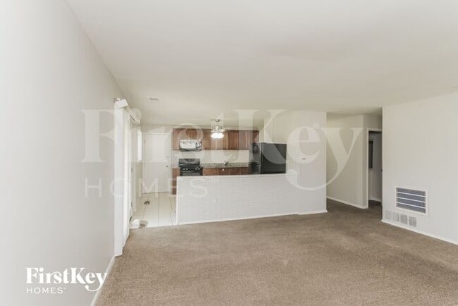 Building Photo - 17031 S 88th Ave