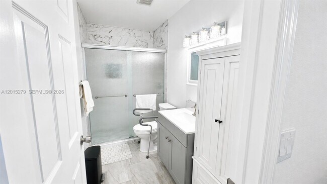 Building Photo - 5339 Treetops Dr