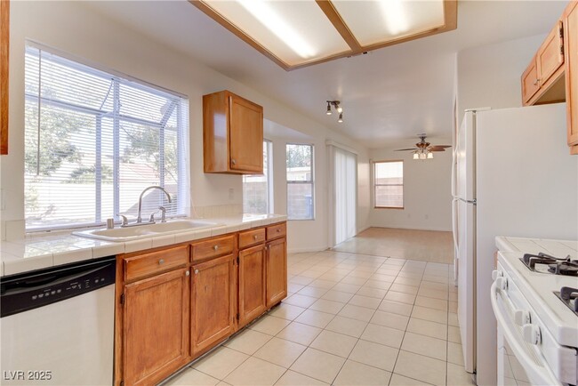 Building Photo - 2616 Island Brook Dr