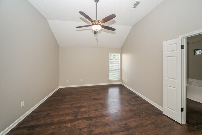 Building Photo - 5411 Corner Oak Dr