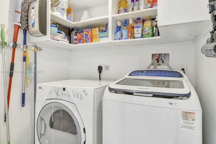 Building Photo - 1100 Biscayne Blvd