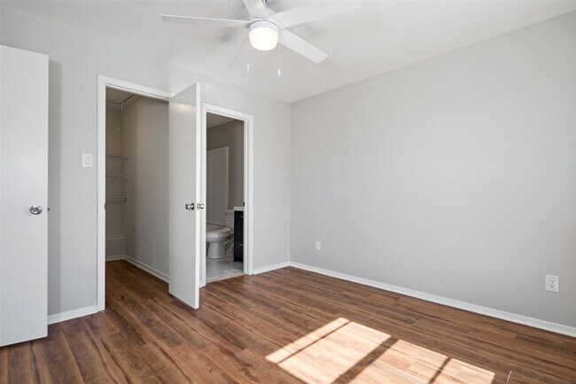 Building Photo - 1204 Hillyer St