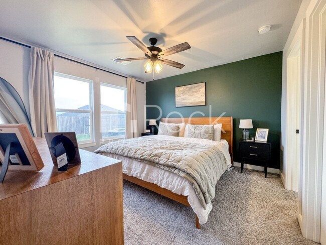Building Photo - 3-bedroom home with Storm Shelter in Westmoore area