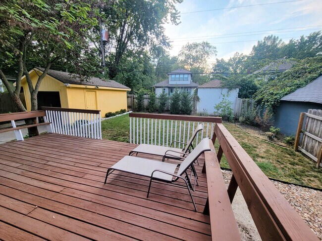 Building Photo - 5830 Holmes St