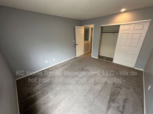 Building Photo - 9000 E 85th Pl