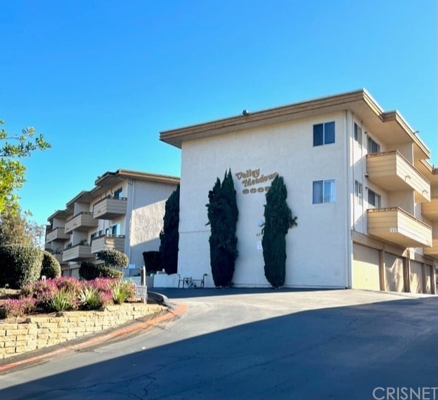 Building Photo - 6665 Mission Gorge Rd