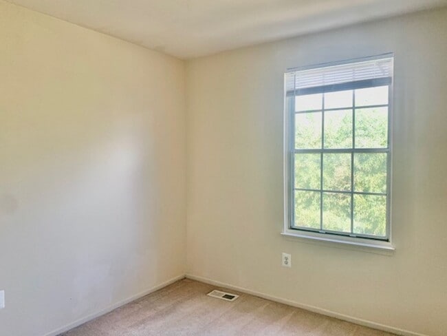 Building Photo - Welcome home!