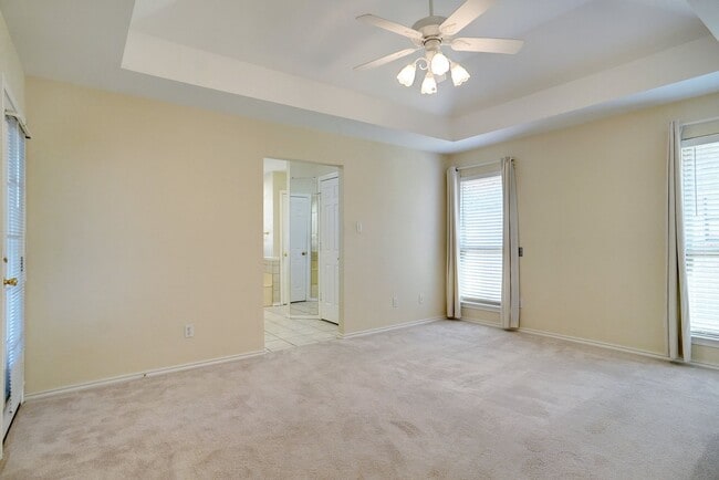 Building Photo - Beautiful Benbrook Home on Quarter Acre