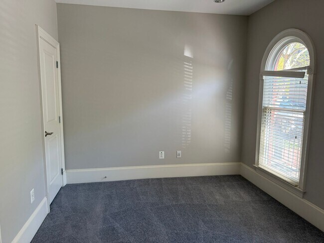 Building Photo - Park Potomac Luxury Townhome