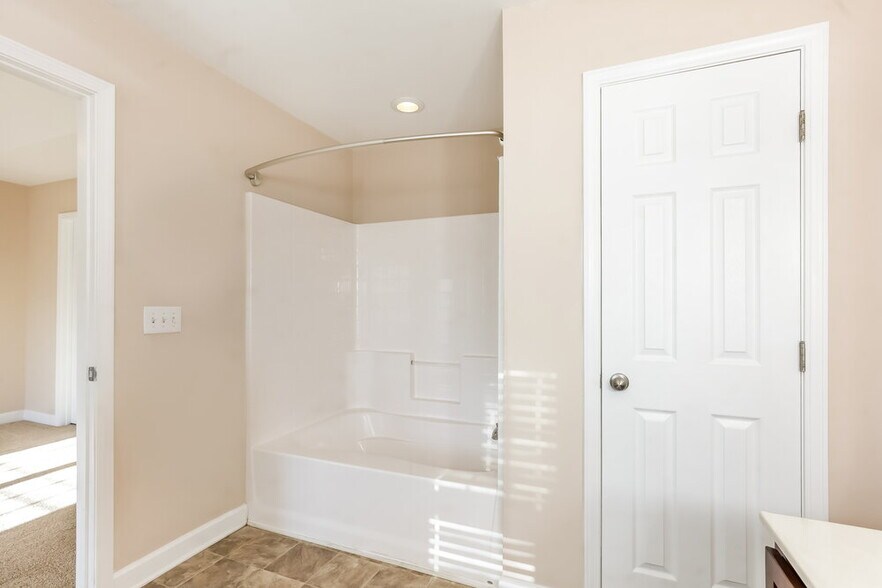 Building Photo - 2545 Spring Oaks Way