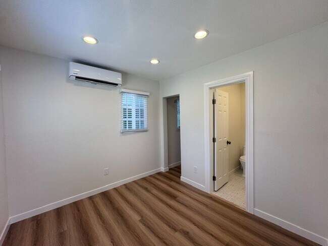 Building Photo - 1600 Sherman Pl