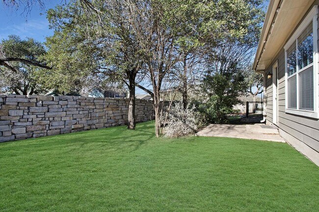 Building Photo - 6715 Windrift Way