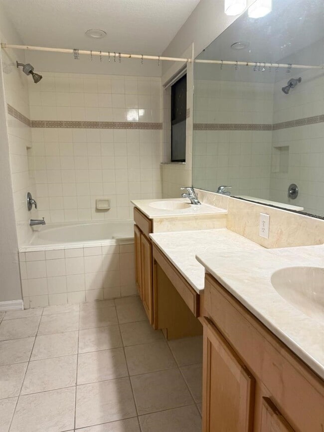 Building Photo - 4132 Hunters Park Ln